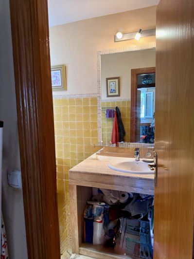 Image No.28-4 Bed Property for sale