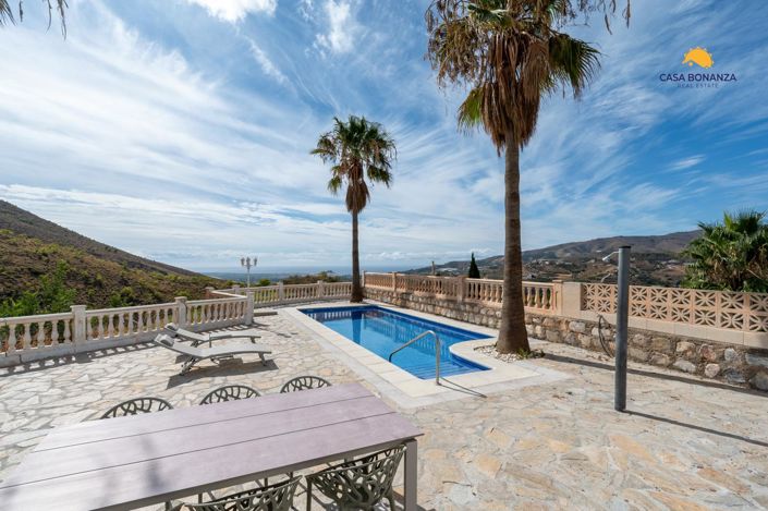 Image No.1-3 Bed Property for sale