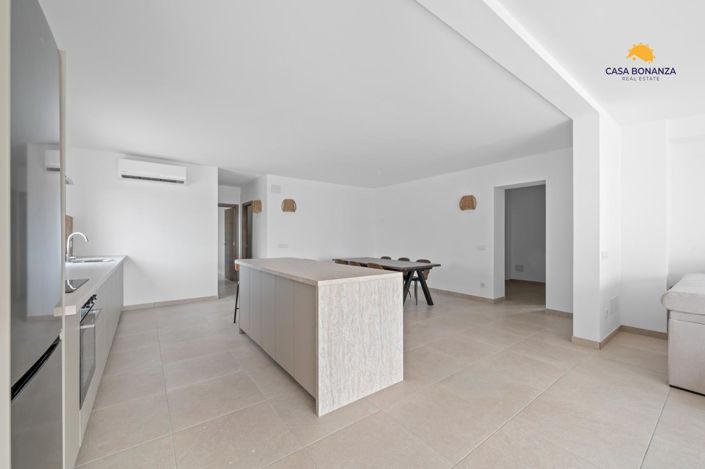 Image No.10-3 Bed Property for sale