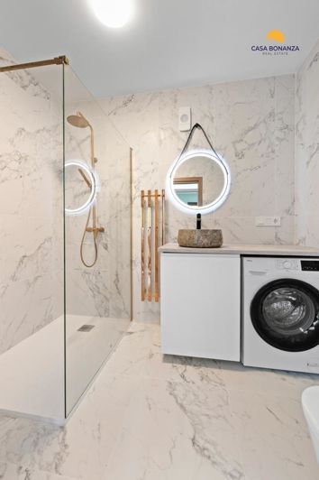 Image No.15-3 Bed Property for sale