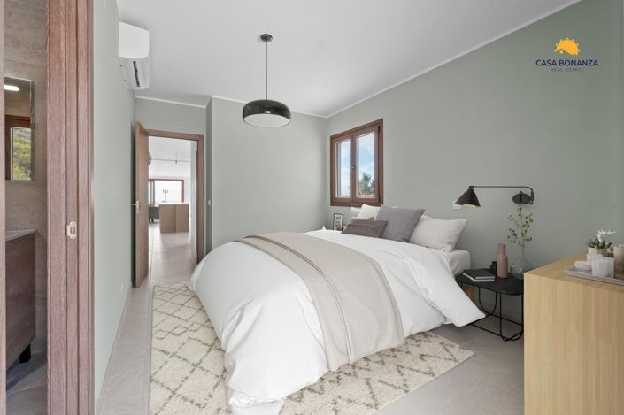 Image No.17-3 Bed Property for sale