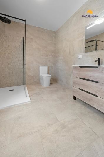 Image No.19-3 Bed Property for sale