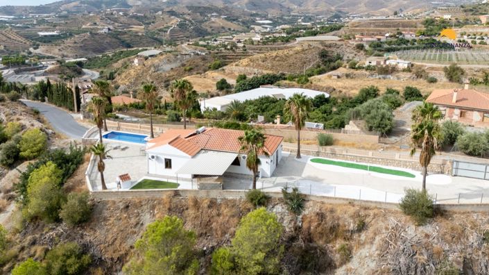 Image No.27-3 Bed Property for sale