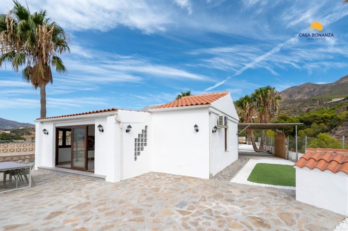 Image No.5-3 Bed Property for sale