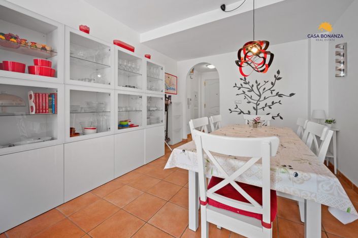 Image No.10-2 Bed Property for sale