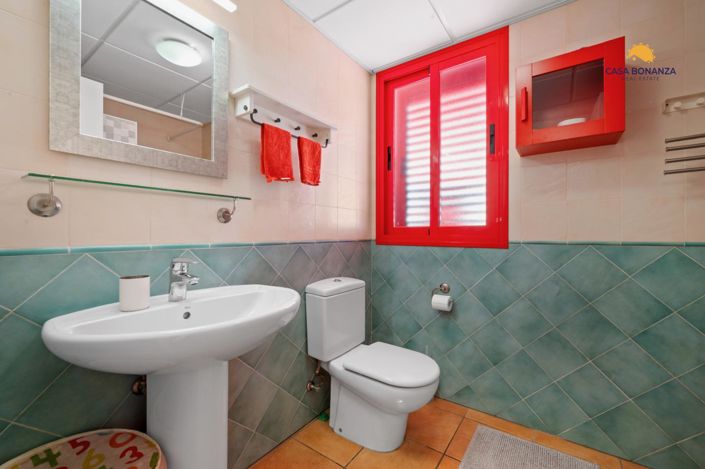 Image No.15-2 Bed Property for sale