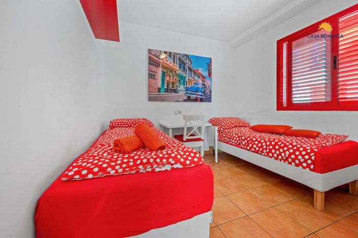 Image No.17-2 Bed Property for sale