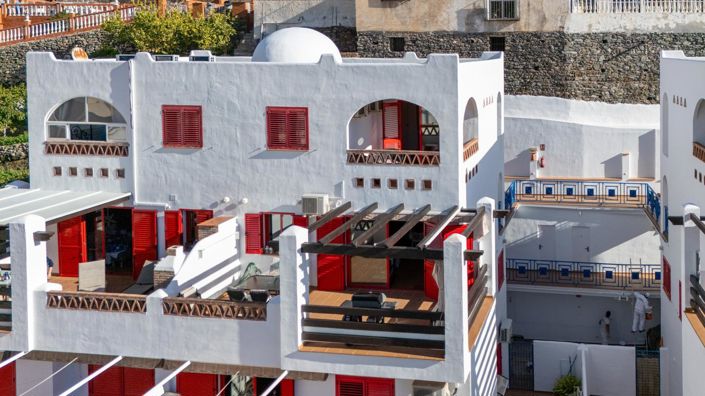 Image No.16-2 Bed Property for sale