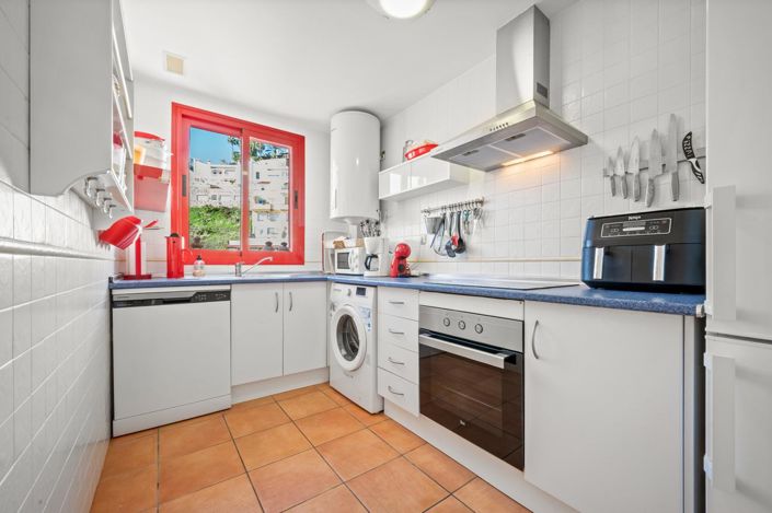 Image No.6-2 Bed Property for sale