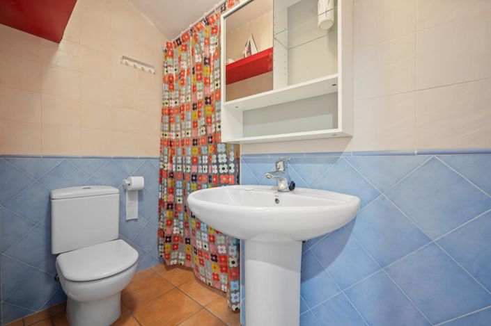 Image No.7-2 Bed Property for sale