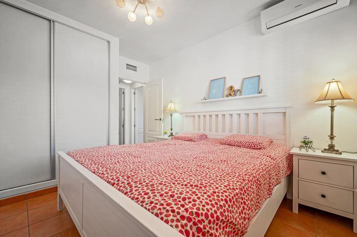 Image No.8-2 Bed Property for sale