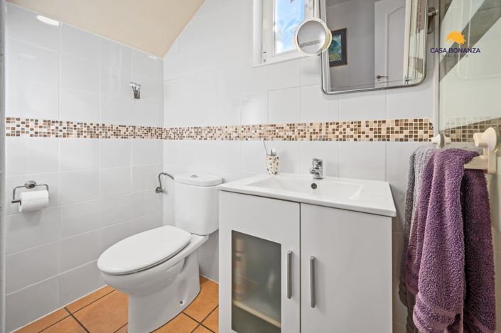 Image No.13-2 Bed Property for sale