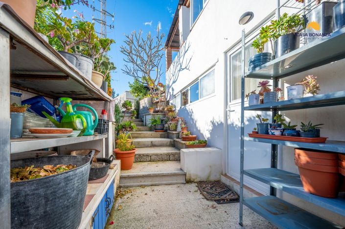 Image No.17-2 Bed Property for sale