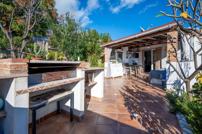 Image No.18-2 Bed Property for sale