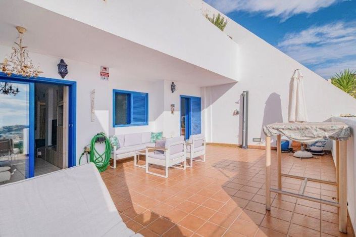 Image No.12-2 Bed Property for sale