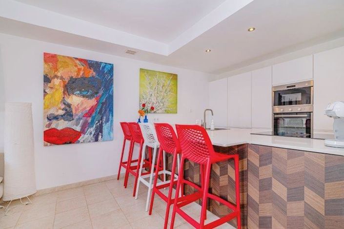 Image No.18-2 Bed Property for sale