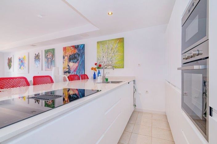 Image No.21-2 Bed Property for sale