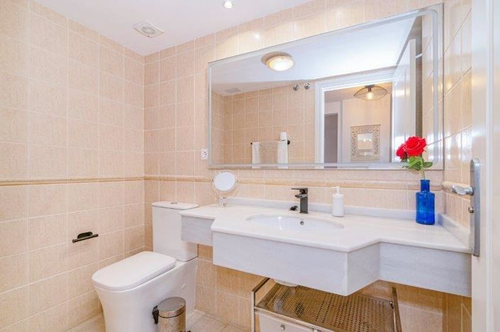 Image No.29-2 Bed Property for sale