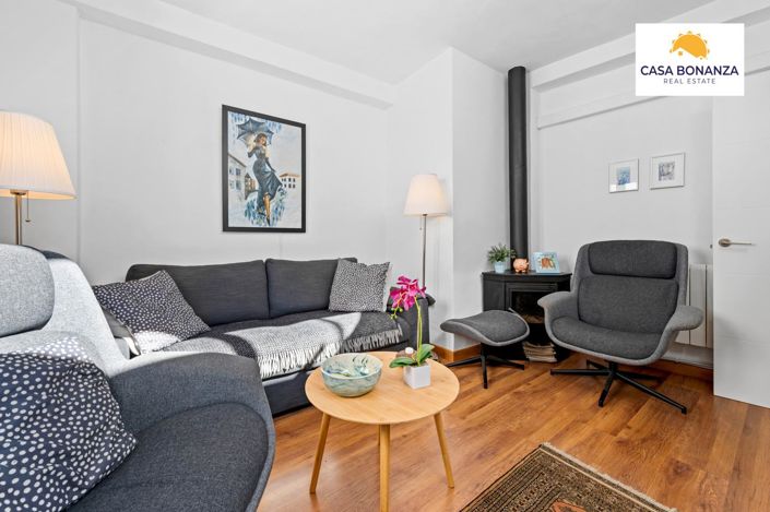 Image No.11-3 Bed Property for sale