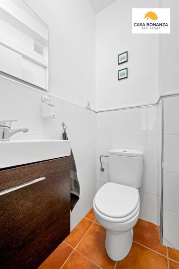 Image No.15-3 Bed Property for sale