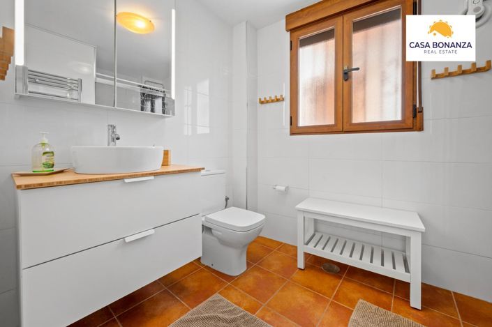 Image No.18-3 Bed Property for sale