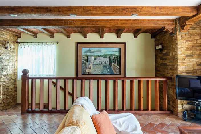 Image No.14-5 Bed Property for sale