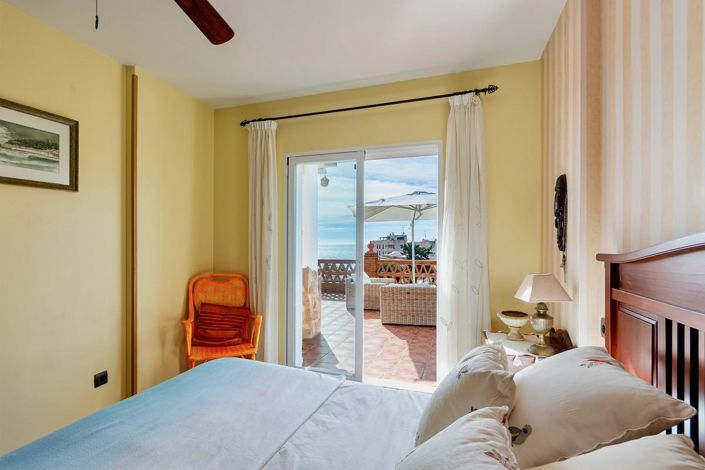 Image No.18-5 Bed Property for sale