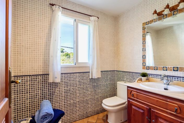 Image No.21-5 Bed Property for sale