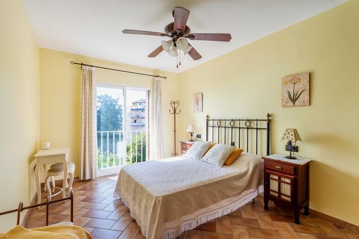 Image No.25-5 Bed Property for sale