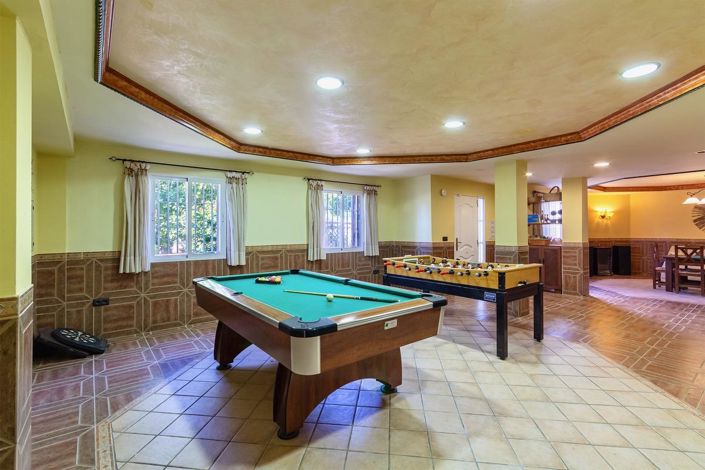 Image No.33-5 Bed Property for sale