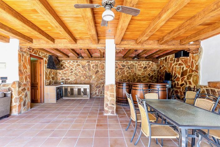 Image No.39-5 Bed Property for sale