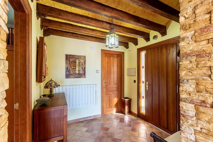 Image No.9-5 Bed Property for sale