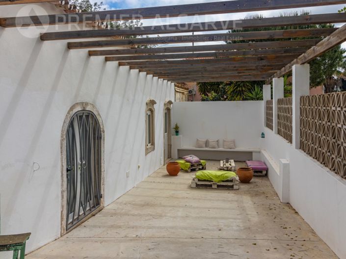 Image No.1-3 Bed House for sale