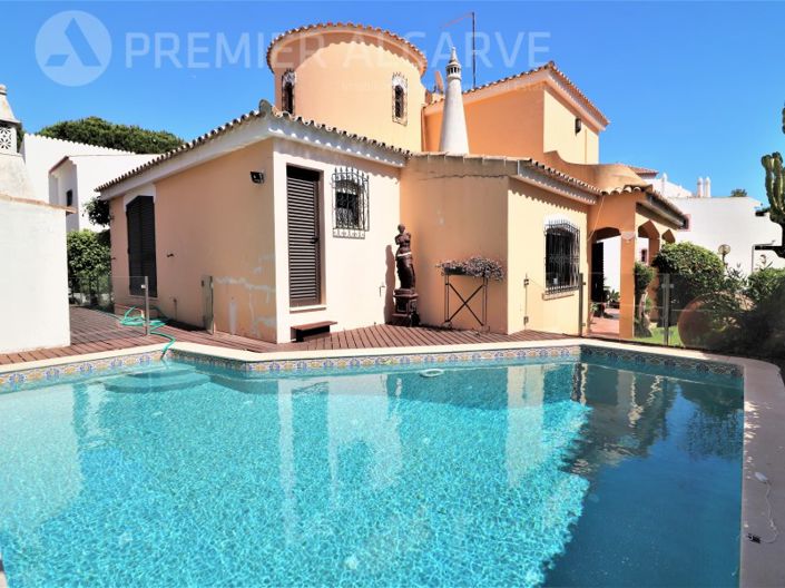 Image No.1-3 Bed House for sale