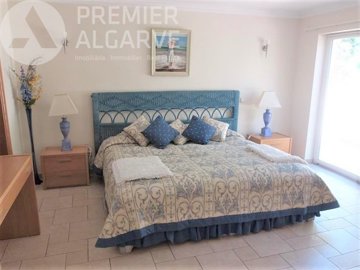 5149-795960-8e72a618765bd8dbf5502e3674808f79b