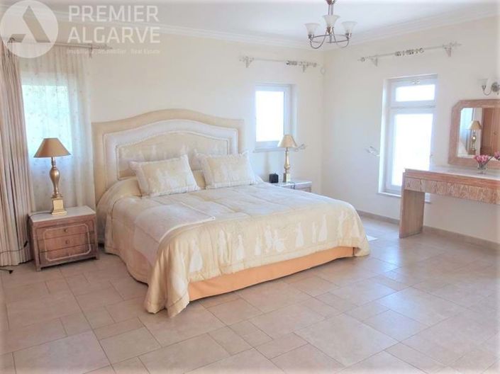 Image No.15-4 Bed Villa for sale