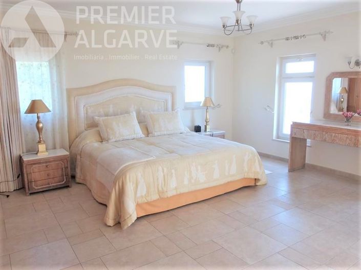 Image No.15-4 Bed Villa for sale