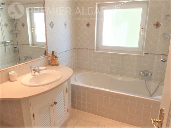 Image No.19-Maison de 4 chambres à vendre à Faro City