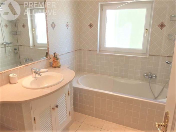 Image No.19-4 Bed Villa for sale