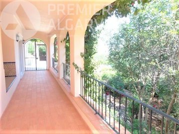 5149-795960-8e72a618765bd8dbf5502e3674808f79b