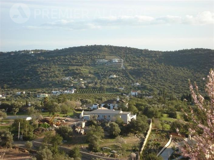 Image No.8-5 Bed House for sale