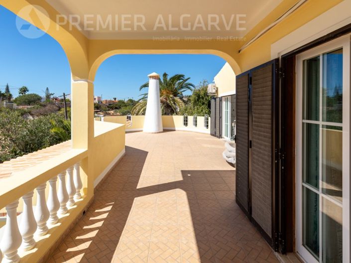 Image No.19-6 Bed House for sale