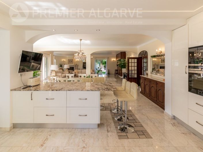 Image No.38-6 Bed House for sale