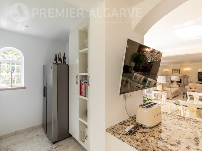 Image No.39-6 Bed House for sale