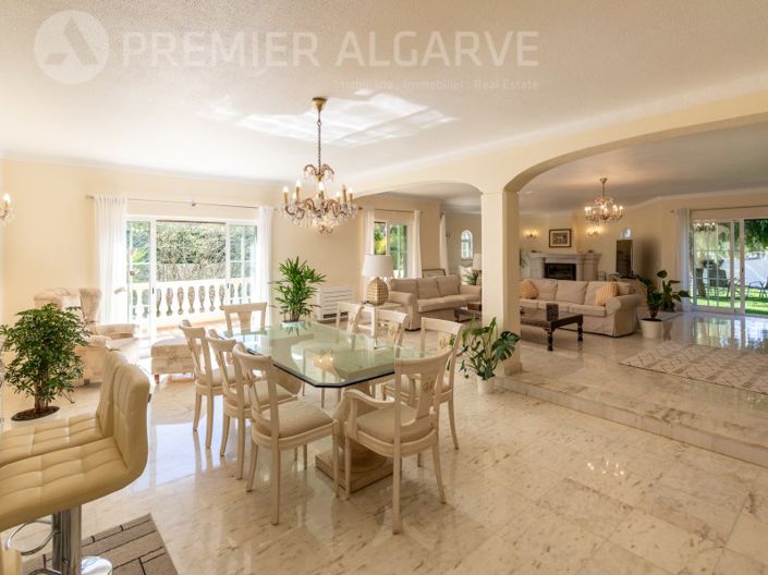 Image No.43-6 Bed House for sale