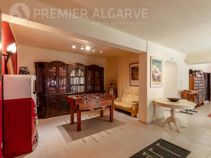 Image No.49-6 Bed House for sale