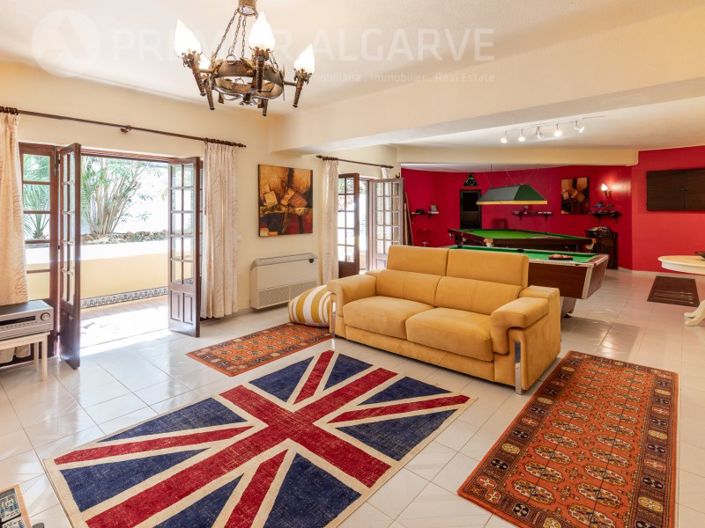 Image No.51-6 Bed House for sale