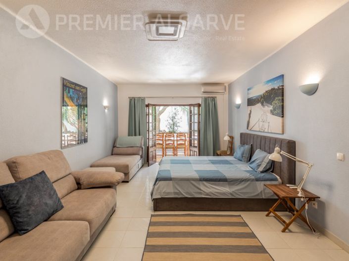 Image No.52-6 Bed House for sale