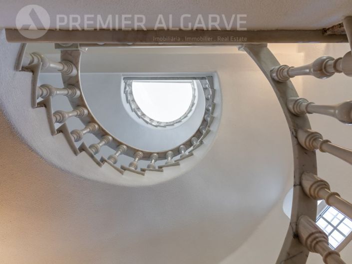 Image No.62-6 Bed House for sale