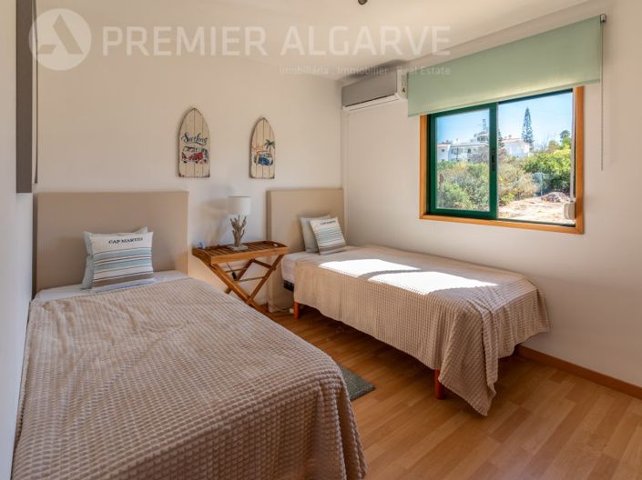 Image No.64-6 Bed House for sale